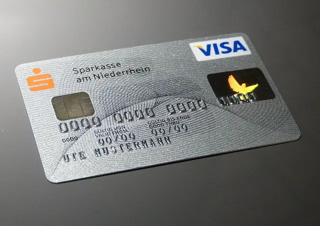 Do credit cards come with routing numbers?