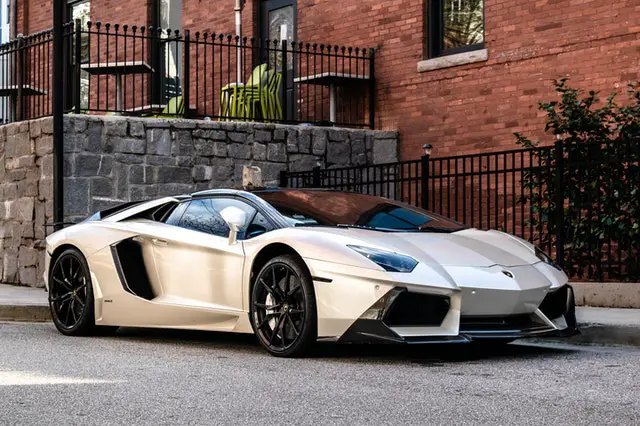 How much to rent a lamborghini and other luxury cars for a day