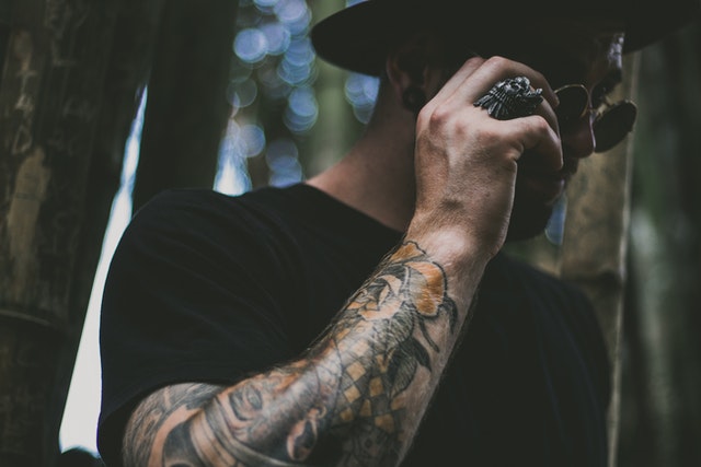 10 Best Elbow and Leg Tattoos for Cool Men | Do you like Compass Tattoo on Chest?