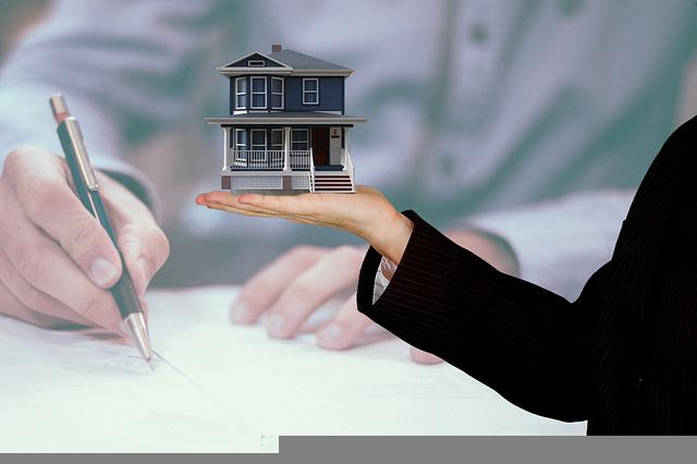 Are Realtor Fees Included in Closing Costs?