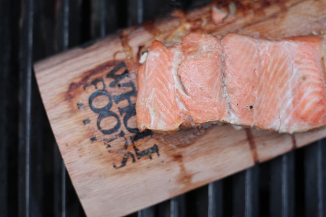 How Long to Bake Salmon Steaks at 350 F in a Wooden Plank?