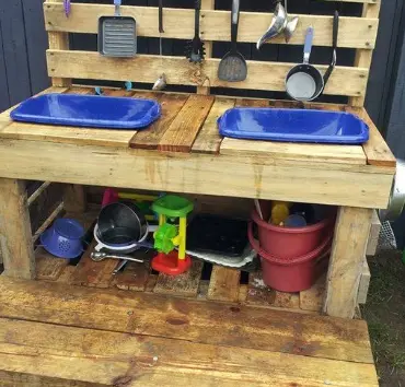 How to Build a Mud Kitchen for Kids?