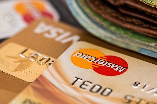 How Many Credit Cards Should I Have at 25?