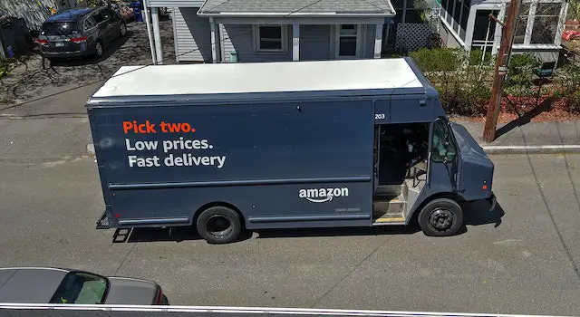 Does FedEx and Amazon Deliver in the Rain?