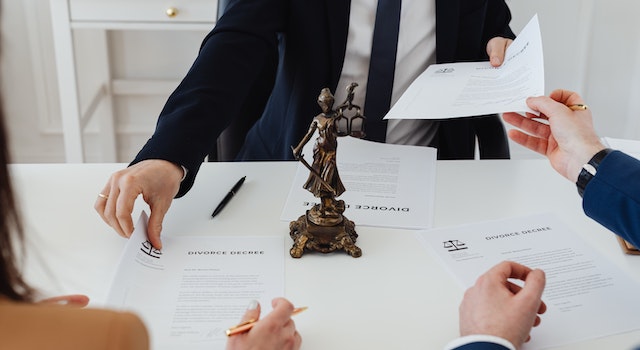 How Long Can a Lawyer Hold Your Settlement Check?