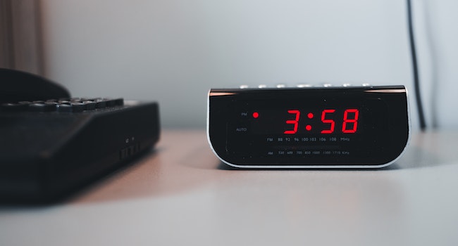 How To Fix A Digital Clock That Runs Slow?