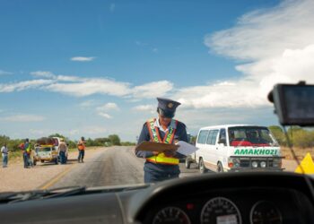 Does a Police Officer have to Give you his Name and Badge Number